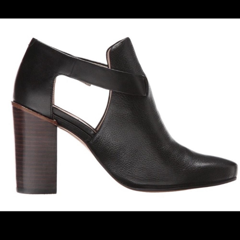 Clarks Narrative Crumbled Sugar heel booties